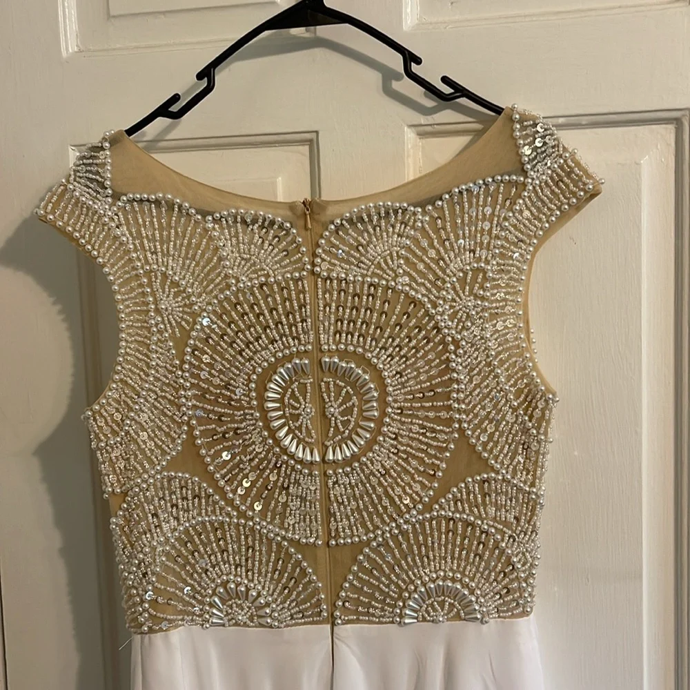 Wedding dress, never worn! - Picture 6 of 9